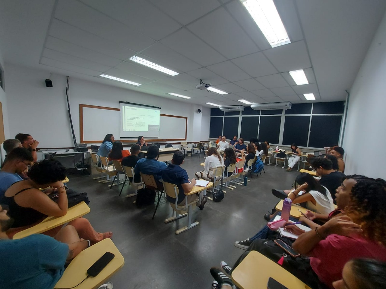 Njor realiza seminário com Florence Le Cam, coordenadora do LaPIJ da da Université libre de Bruxelles (ULB)